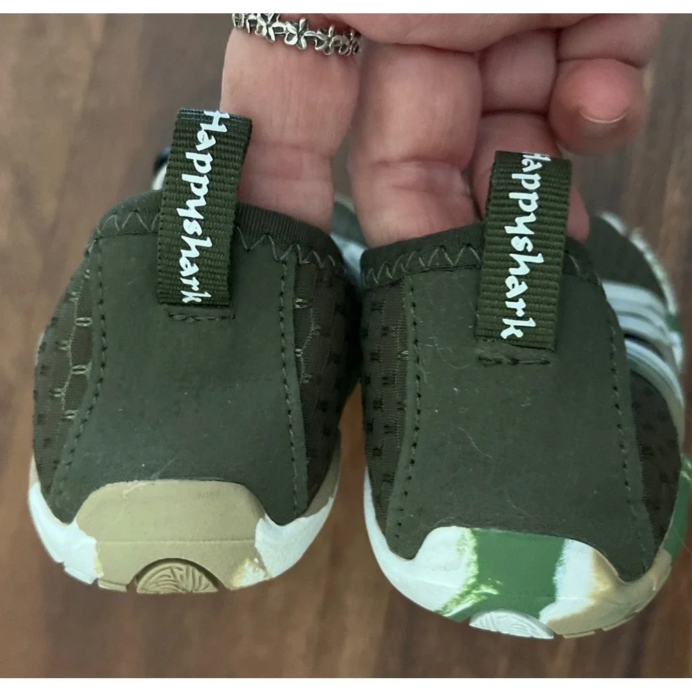 Happy Shark Water Minimalist Shoes Army Green Youth Size 11.5 EU 29 NEW
